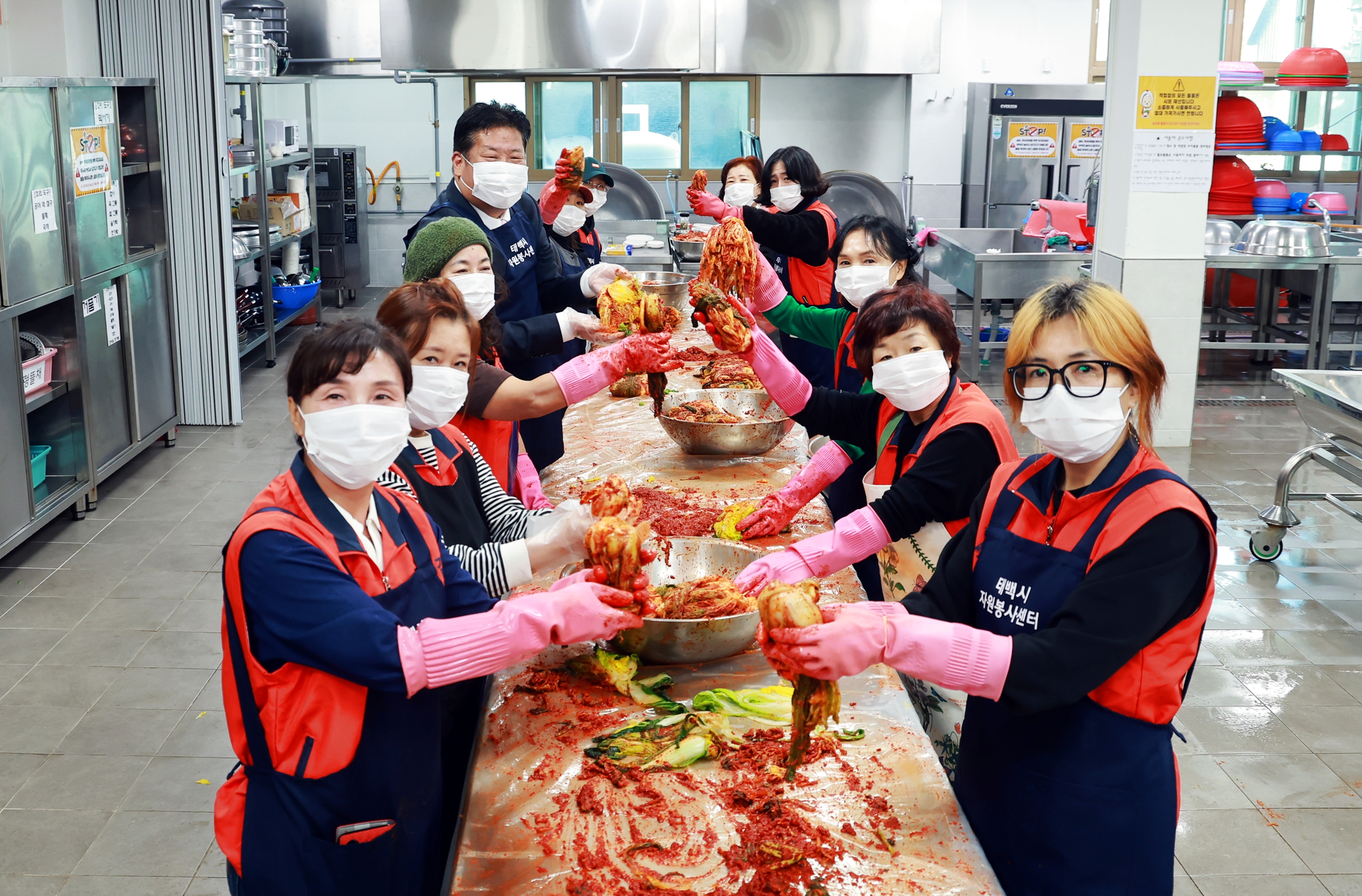 20251109 둘레길봉사단 김장김치 전달식 이미지2